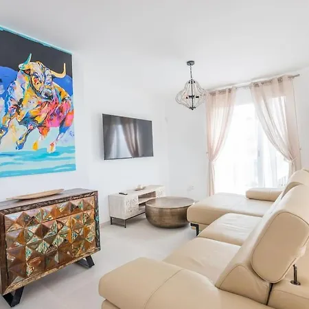 Luxury Townhouse Retreat *