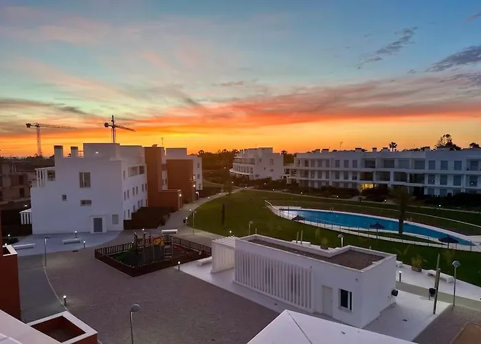 Luxury Townhouse Retreat *